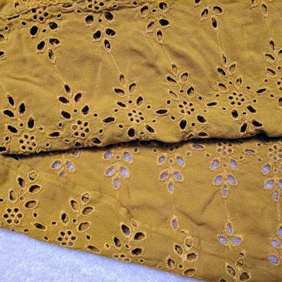 Women's mustard yellow cap sleeve top - Picture 2 of 5